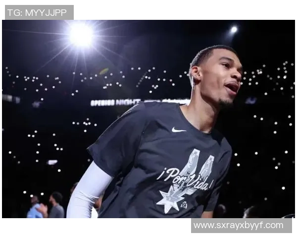 文班亚马新秀赛季表现惊艳场均20分10篮板3盖帽领跑联盟