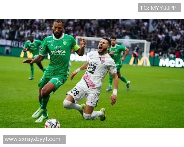 海牙主场迎战阿贾克斯争夺荷甲积分榜关键胜利