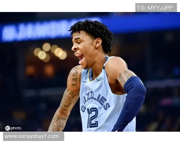 湖人队与灰熊队的激烈对决展现篮球魅力与团队精神的巅峰对抗 湖人队与灰熊队的激烈对决展现篮球魅力与团队精神的巅峰对抗